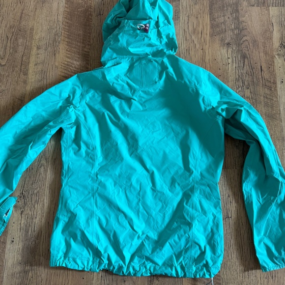 Mountain Hardware Rain Jacket - Picture 4 of 4